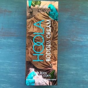 Benefit Hoola Boddess Cream
